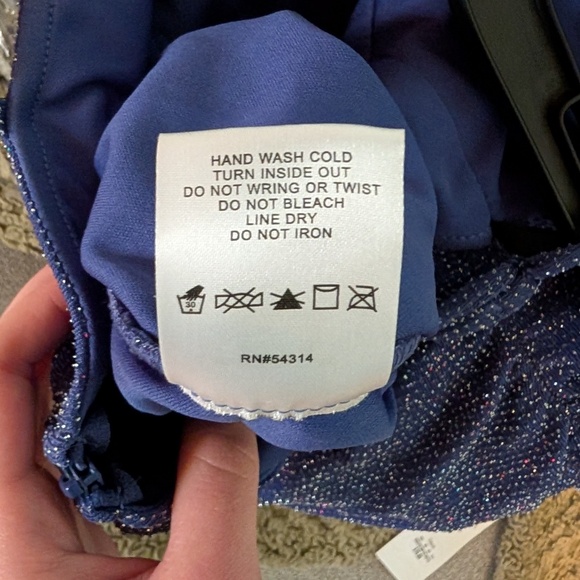 B. Darlin Spaghetti Strap Sweetheart Buster Bodycon Dress - Picture 11 of 14